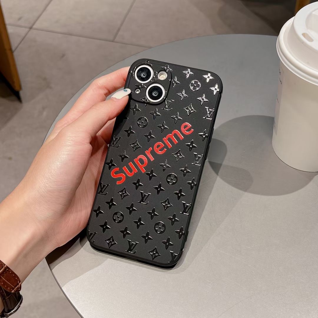 LOUIS VUITTON - たか supreme  louisvuitton iPhone Supreme x Louis Vuitton iPhone case | Sneaꓘ3r District