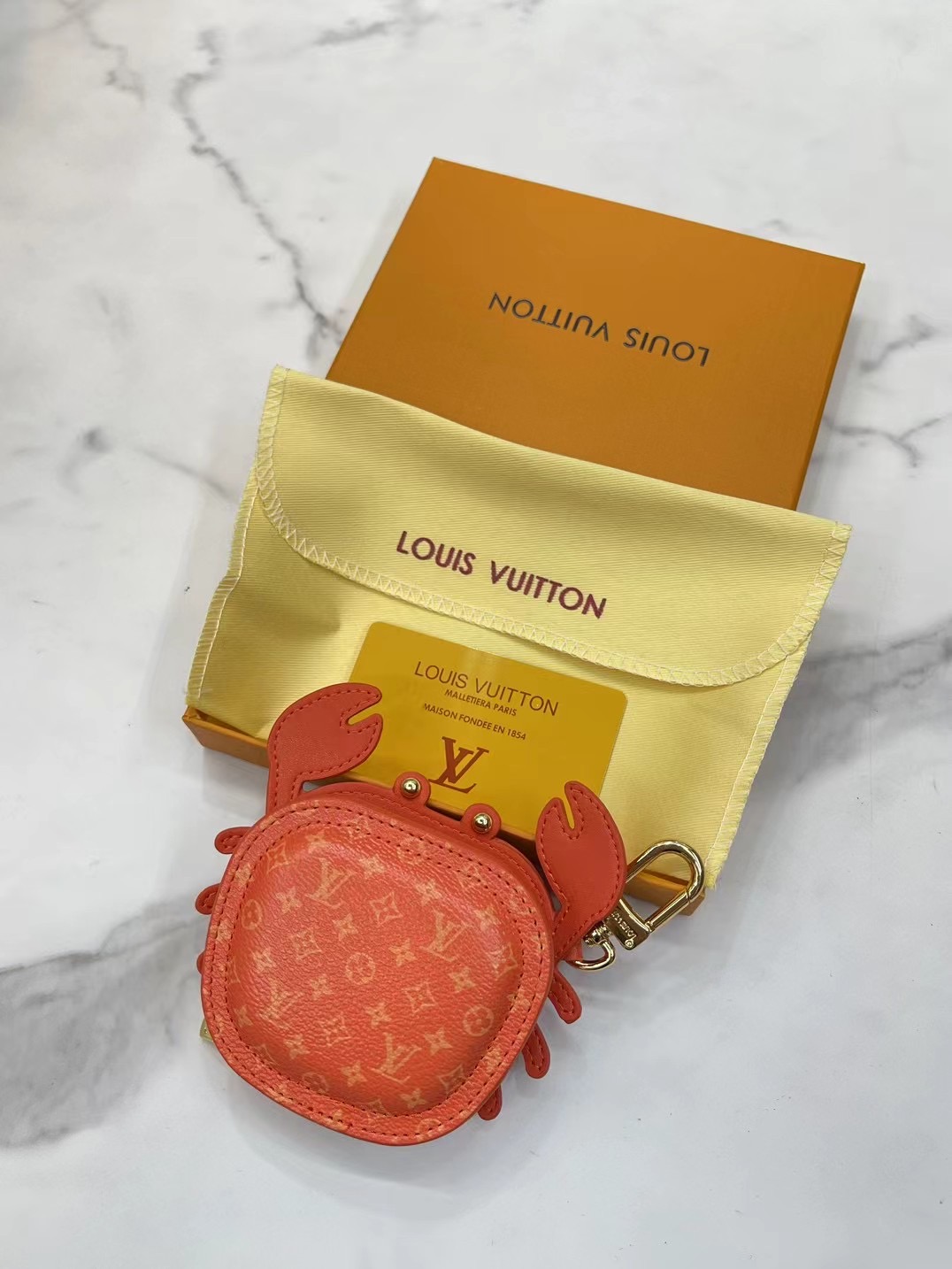 Louis Vuitton Case Airpods 4 3 Pro 2 LV Crab Bag Charm Monogram |