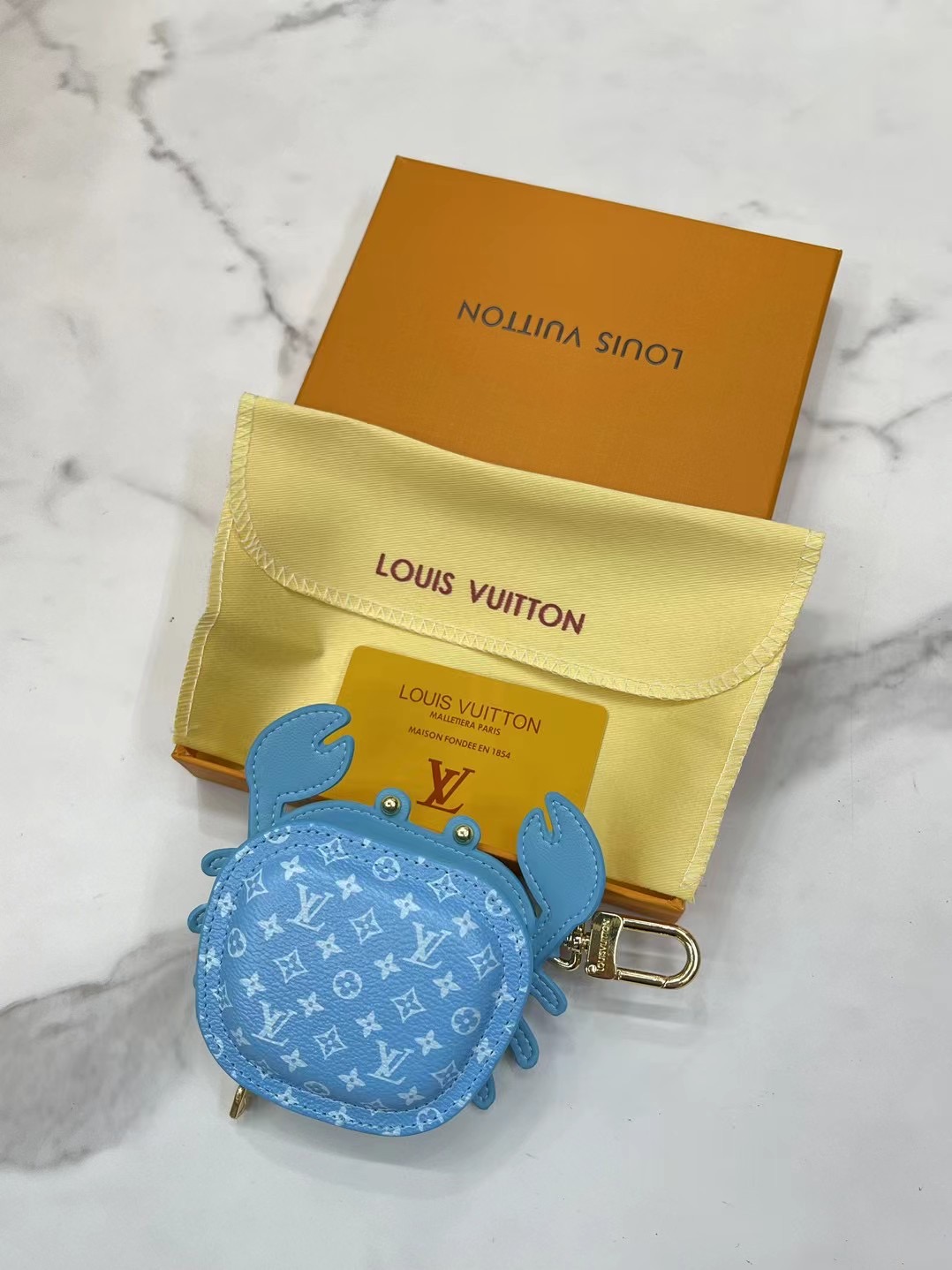 Louis Vuitton Case Airpods 4 3 Pro 2 LV Crab Bag Charm Monogram |