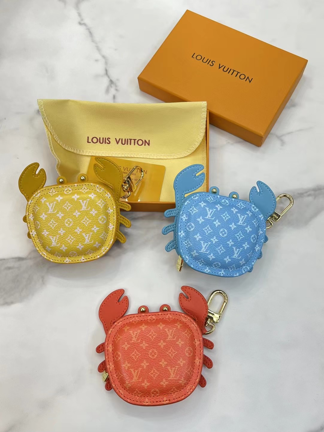 Louis Vuitton Case Airpods 4 3 Pro 2 LV Crab Bag Charm Monogram |