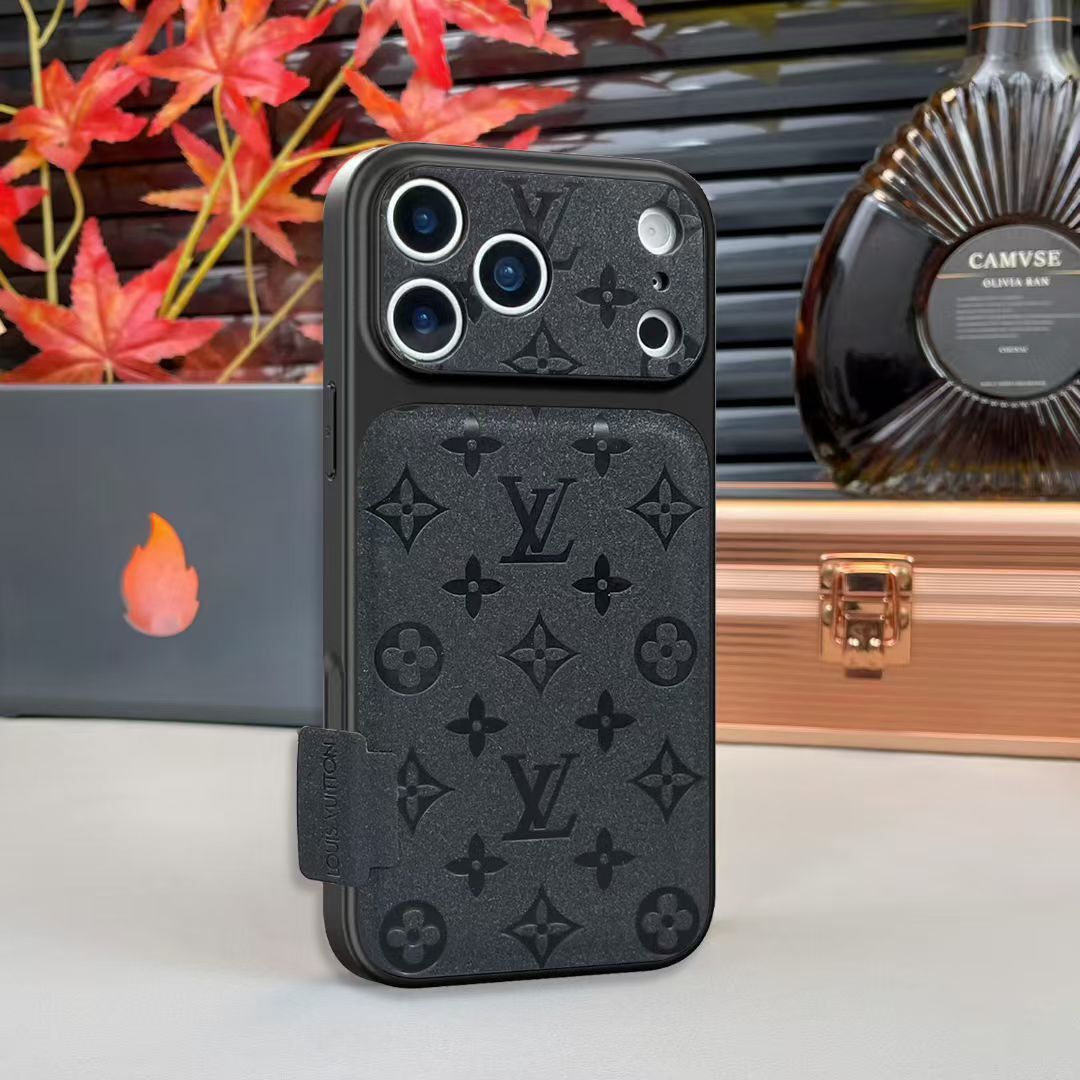 LOUIS VUITTON ブラックレザー iPhoneケース Louis Vuitton ルイヴィトン iPhoneケース17pro/17promax (Louis
