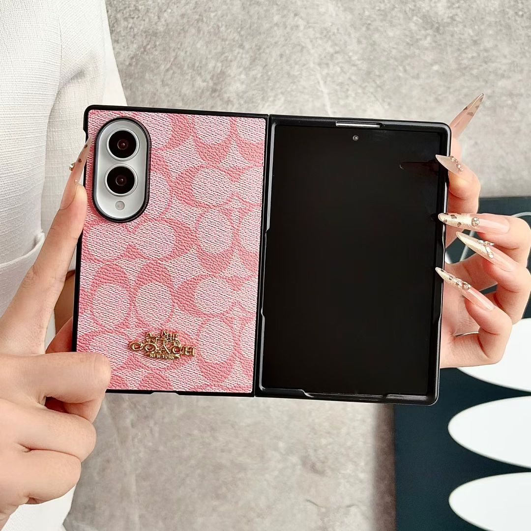 Coach iPhone 18 Duo Leather Case – Luxury Leather Phone Cover for the New iPhone 18 Duo