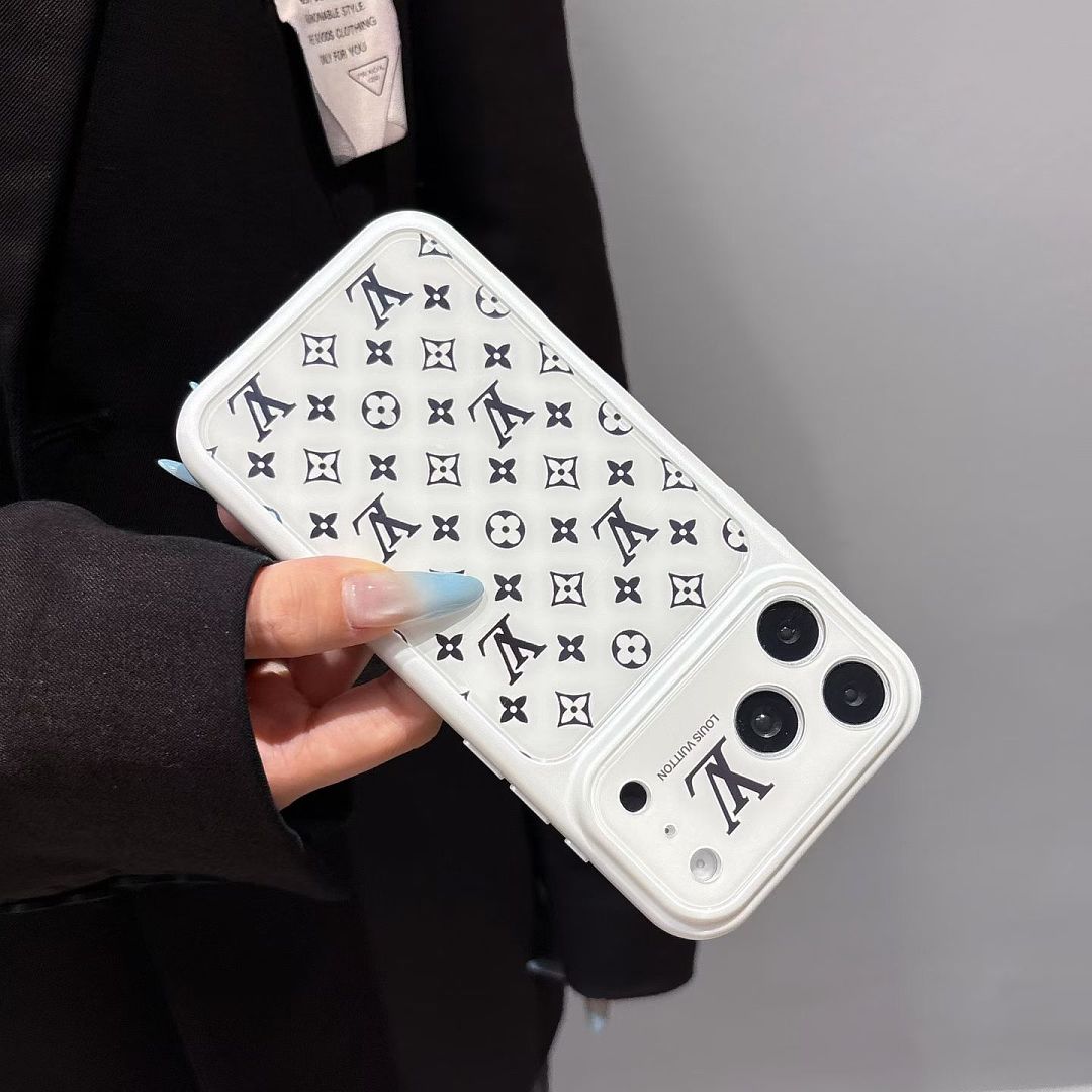 Louis Vuitton LV iPhone 17 Pro Max Case – Luxury Designer Phone Cover for iPhone 14, 15, 16 & 17 Pro Max, White and Pink